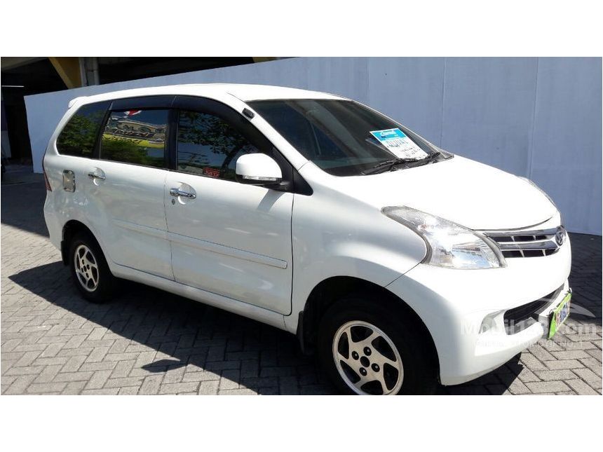 mobil bekas di bawah 100 juta: daihatsu xenia 2011